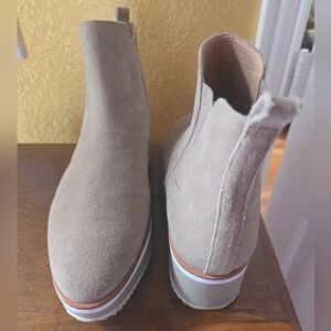 Antonio Melani Pull On Booties Size 7